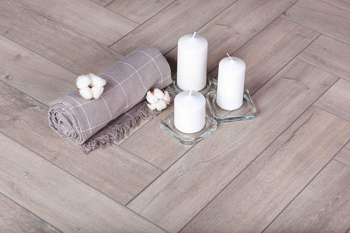 Замковая ПВХ плитка "Aberhof" Carmelita 1682 (615*123*5 мм) — купить в Нижнем Новгороде