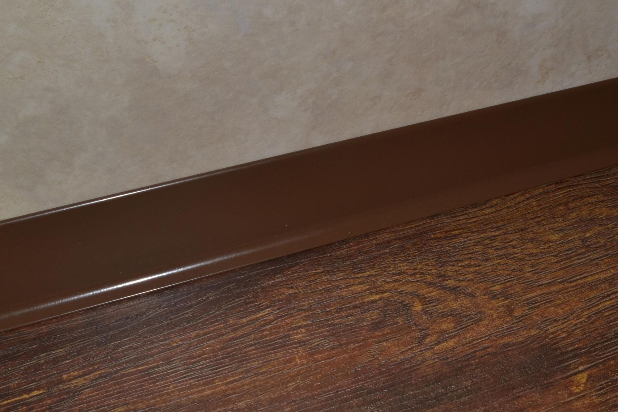 Плинтус алюминиевый L-образный шоколад (2500*11*60 мм) — купить в Нижнем Новгороде